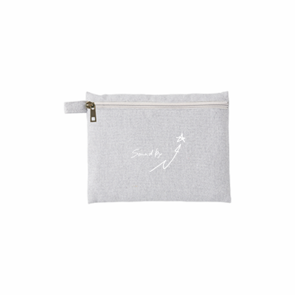 余白のロゴポーチ